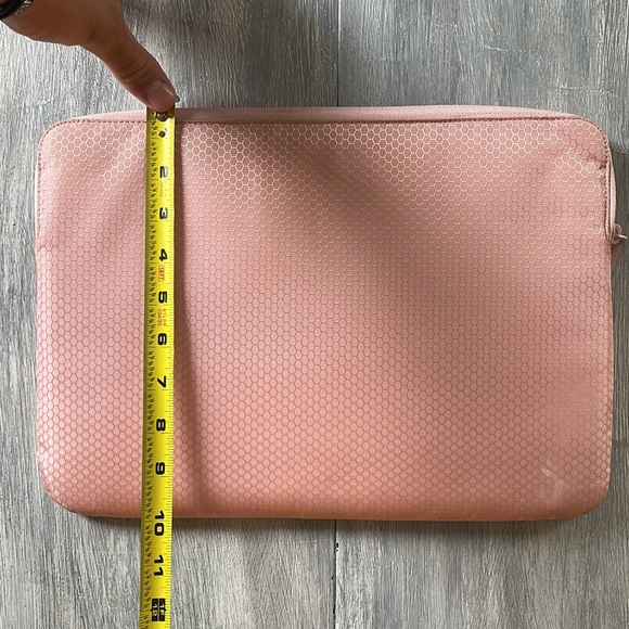 Incase Laptop Case (Pink) - Picture 2 of 5